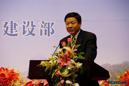 住房和城鄉(xiāng)建設(shè)部城市建設(shè)司司長陸克華主持會議