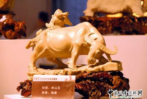 厲有為?牛文化藝術品收藏展(組圖)