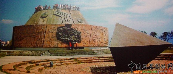 長江三峽截流紀(jì)念環(huán)境雕塑