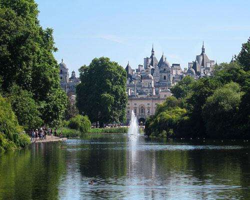 倫敦白金漢宮女王的花園