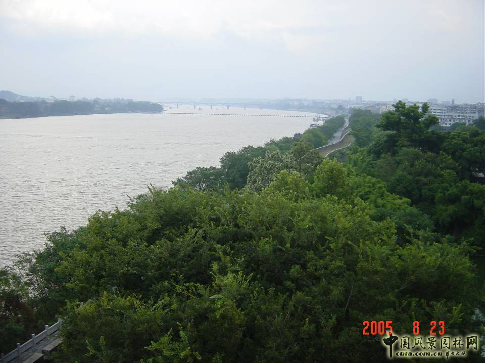 張敏：中國傳統(tǒng)城市的山水環(huán)境及其詩歌意境