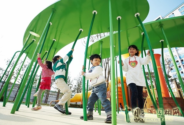 關于居住空間變化對游樂空間之影響的研究