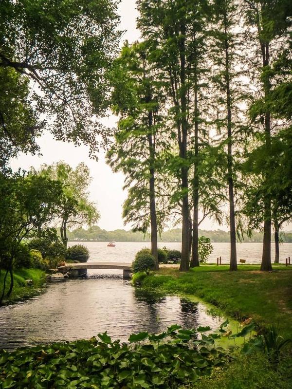 西湖邊上靈動(dòng)的中國(guó)古典園林