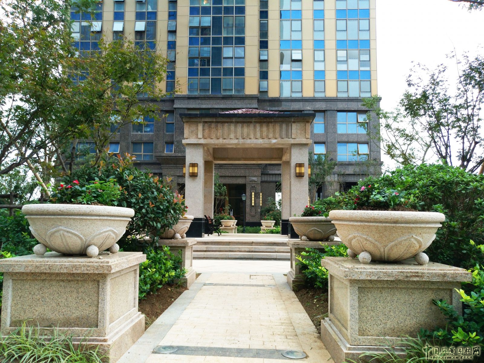 2016園冶杯專業獎參賽項目：水岸清華高層景觀設計