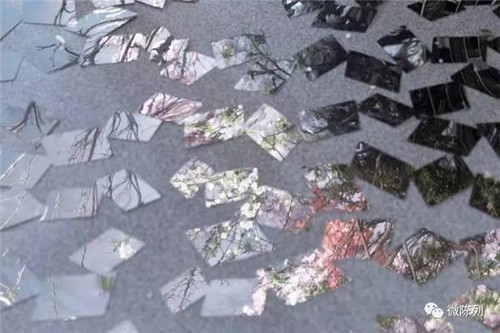 設(shè)計(jì)師用棱鏡打造出“萬花筒中的常春藤”