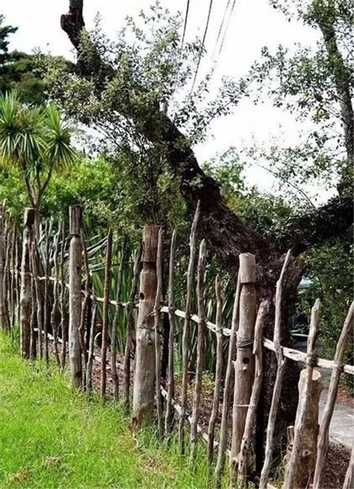 籬笆的幾種設(shè)計風(fēng)格，讓你的小院別有情致