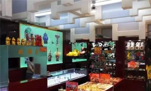 隈研吾爆改的故宮邊茶室，現(xiàn)竟變小商品攤！