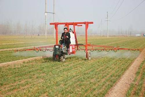 農(nóng)藥的化學(xué)成分對(duì)環(huán)境有絕對(duì)的負(fù)面影響