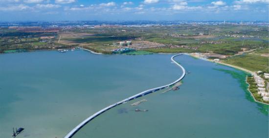 上海淀山湖跨湖大橋?qū)⒖⒐?比西湖白堤還長