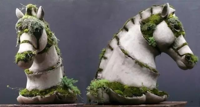 超有創意，是雕塑還是花盆？