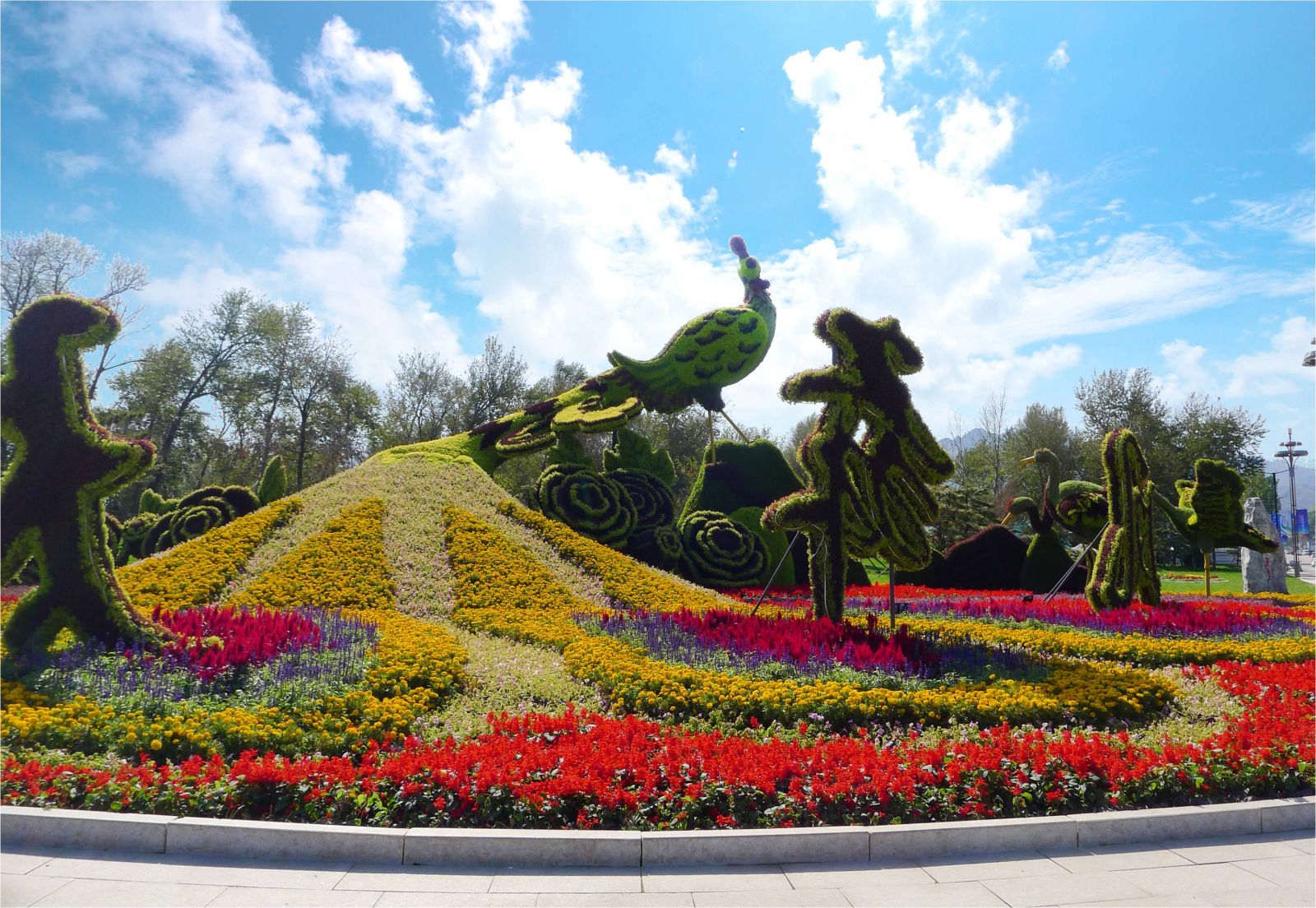 專(zhuān)業(yè)獎(jiǎng)：河北省首屆旅游發(fā)展大會(huì)綠雕項(xiàng)目