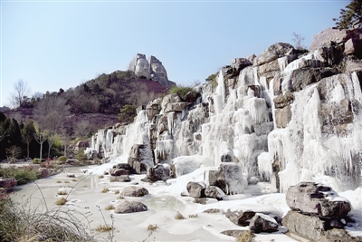 黃河風(fēng)景名勝區(qū)冰瀑美如畫(huà)