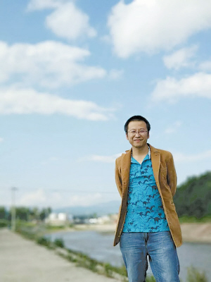 邊春霖：守望家鄉(xiāng)青山綠水 致力藝術(shù)民族傳承