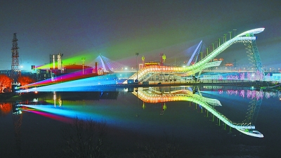 “水晶鞋”璀璨亮相