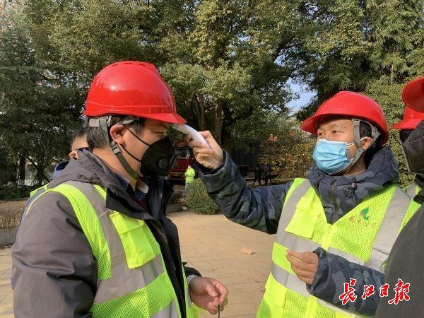 火神山醫院一半面積覆蓋花木，一天栽種完畢