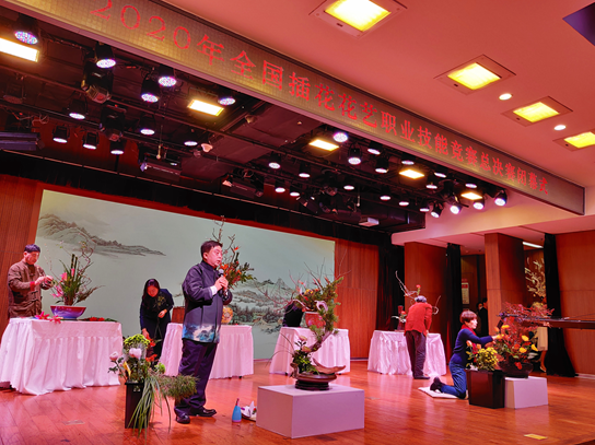 插花花藝職業(yè)技能“國賽”閉幕，展示人體花藝秀