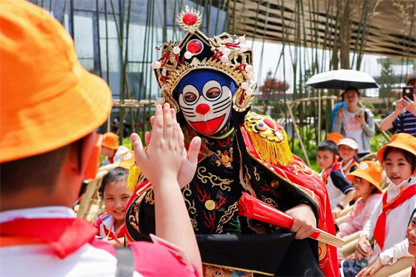 成都世園會(huì)邀八方來(lái)客中秋共赴“花”約！