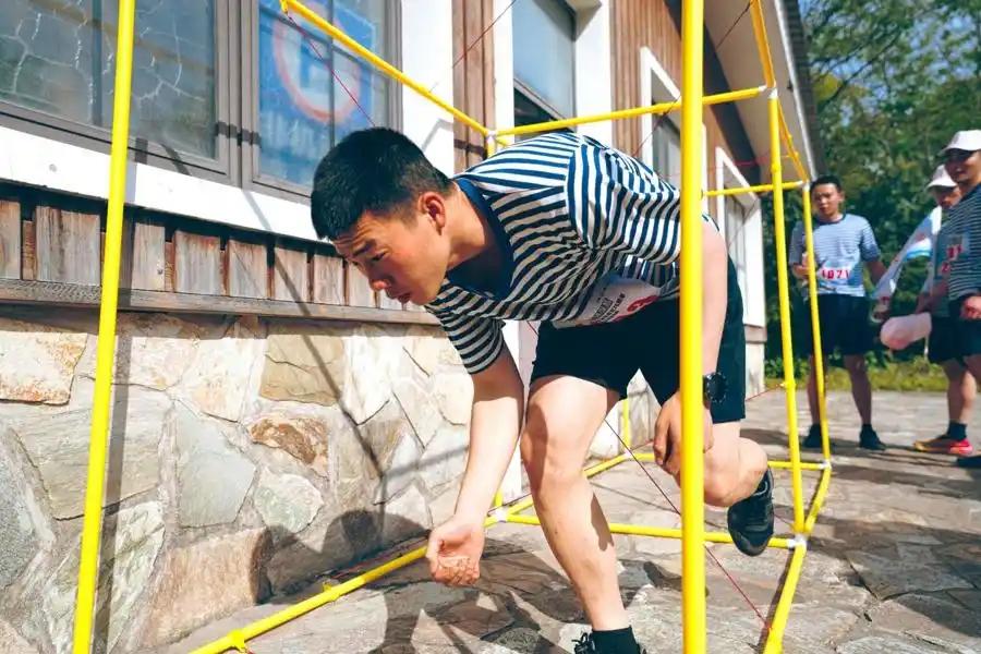 軍事元素與生態(tài)景觀相交融，寶山舉辦“軍地融合”定向賽