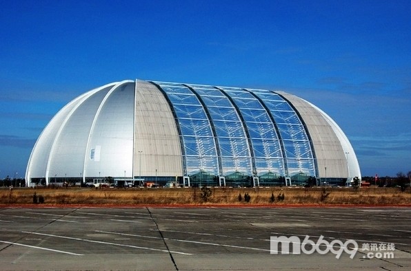 巨大飛機(jī)場打造熱帶島嶼度假勝地