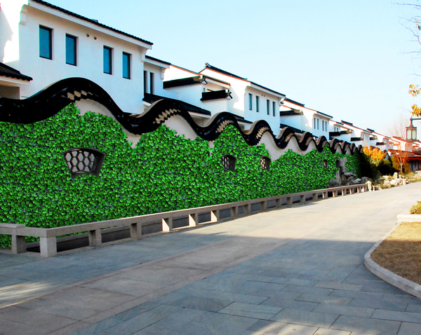 可是對于我們的生命活動卻有著舉足輕重的作用。如同食物中的維生素一樣，有人稱之為“空氣維生素”，更有人認為負氧離子與人類長壽有關，稱它為“長壽素”。其實，我們可以感受到負氧離子的存在。