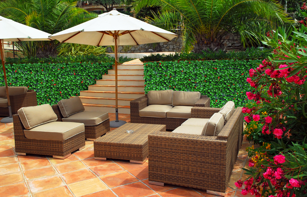 可是對于我們的生命活動卻有著舉足輕重的作用。如同食物中的維生素一樣，有人稱之為“空氣維生素”，更有人認為負氧離子與人類長壽有關，稱它為“長壽素”。其實，我們可以感受到負氧離子的存在。