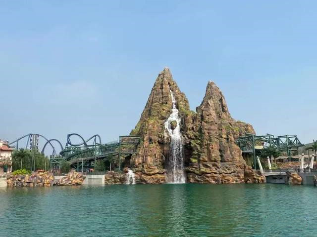 北京環(huán)球影城開園一年記:在疫情的間隙中掙扎