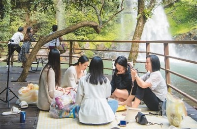 畢業(yè)旅行成暑期游熱門，對年輕人有什么作用？